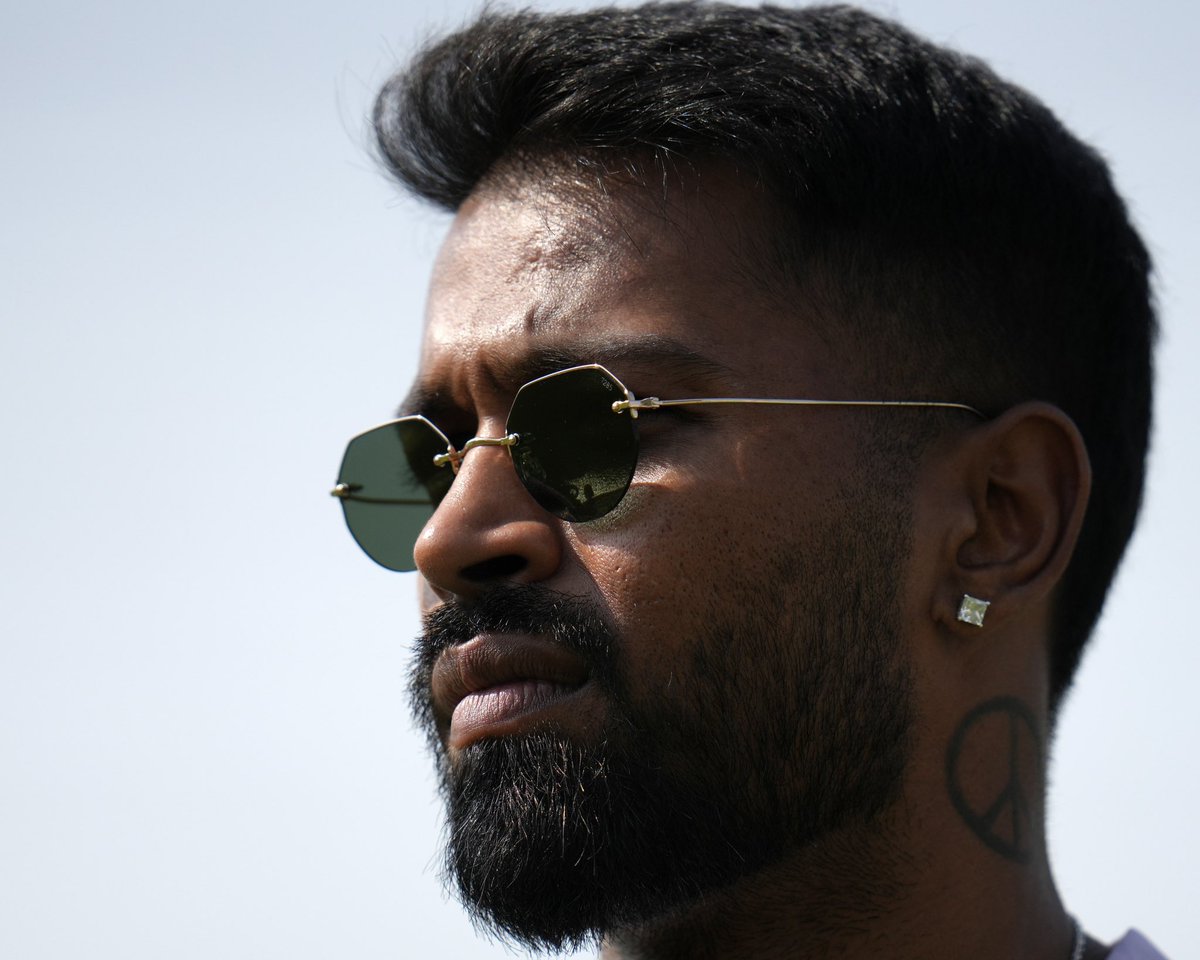 hardikpandya7's tweet photo. Showtime 🇮🇳❤️ https://t.co/3Di8YWcSMW
