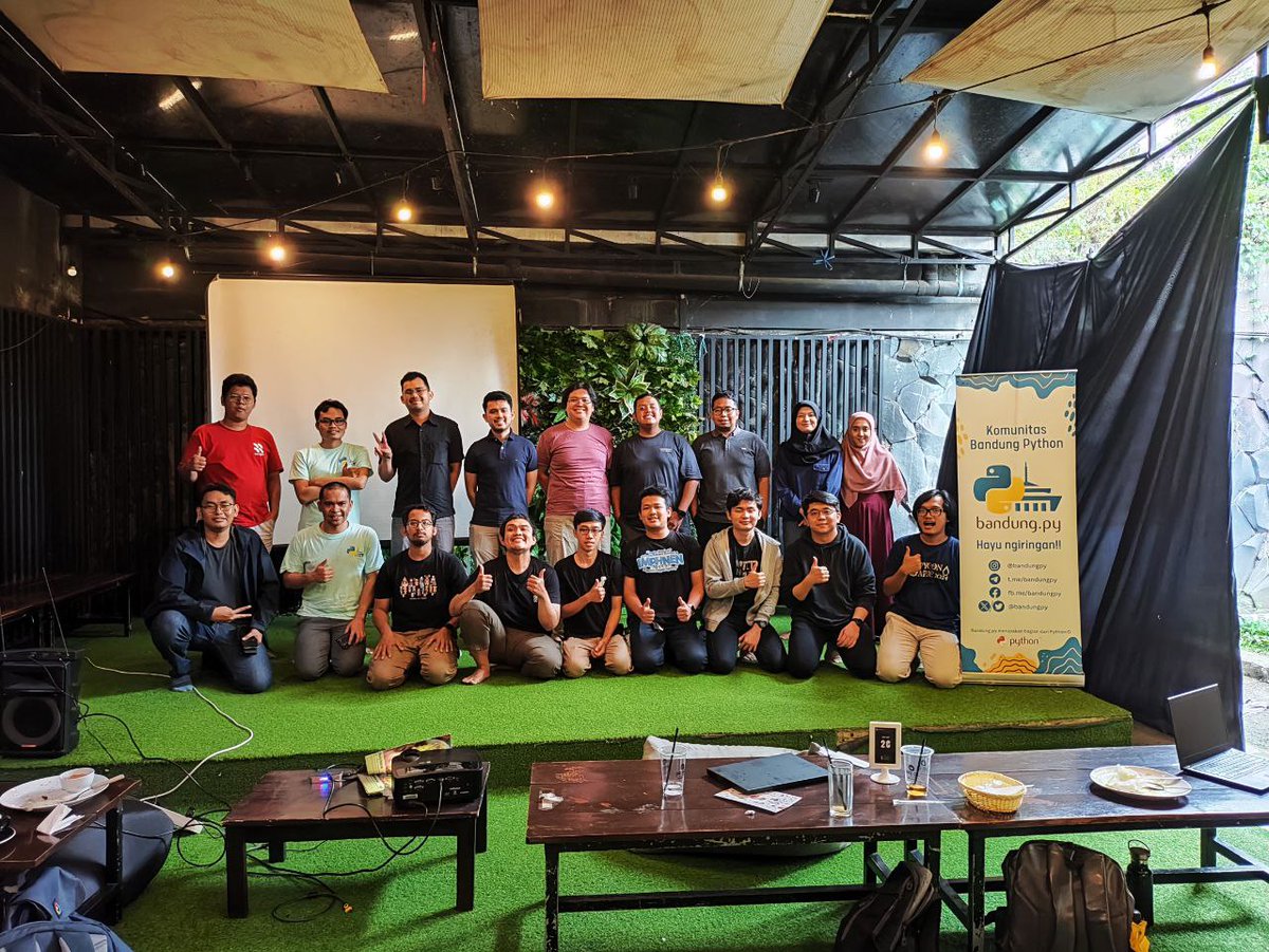 omgembul's tweet image. Sabtu kemaren meetup bulanan  @bandungpy #latepost