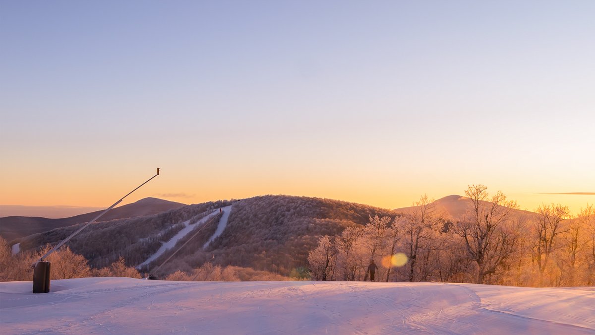 7" of fresh snow blankets the mountain this morning!

Shot this morning.