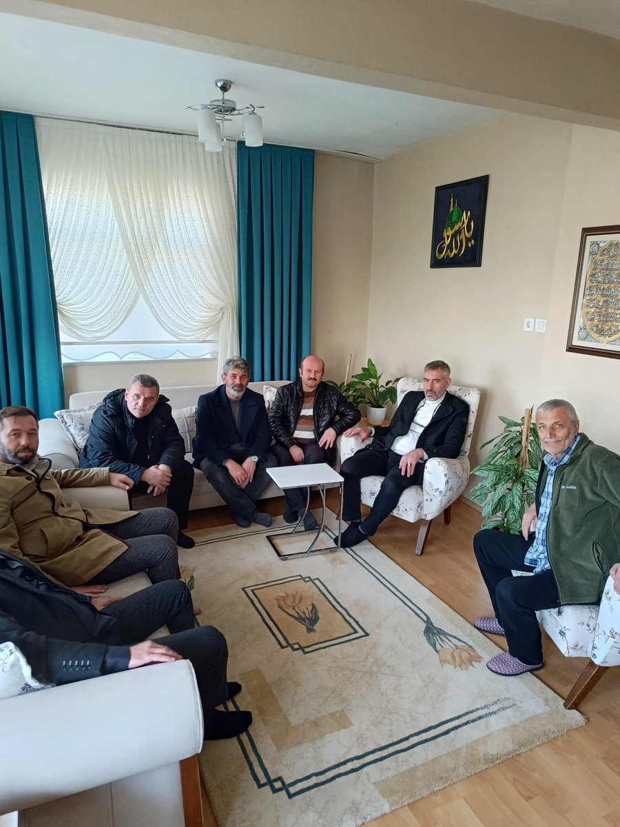 ak_basiskele's tweet photo. Başiskele Belediyesi zabıta müdürlüğünde çalışan Murat Koral abimize geçirmiş olduğu rahatsızlıktan dolayı geçmiş olsun ziyaretinde bulunduk. 
Kendilerine şifalar diliyoruz. https://t.co/9bteVqaqvx