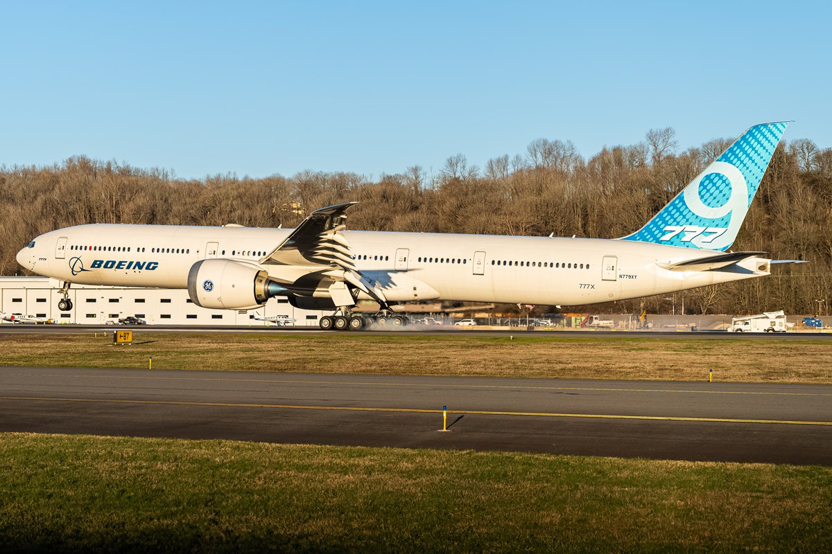 Boeing 777X tweet media