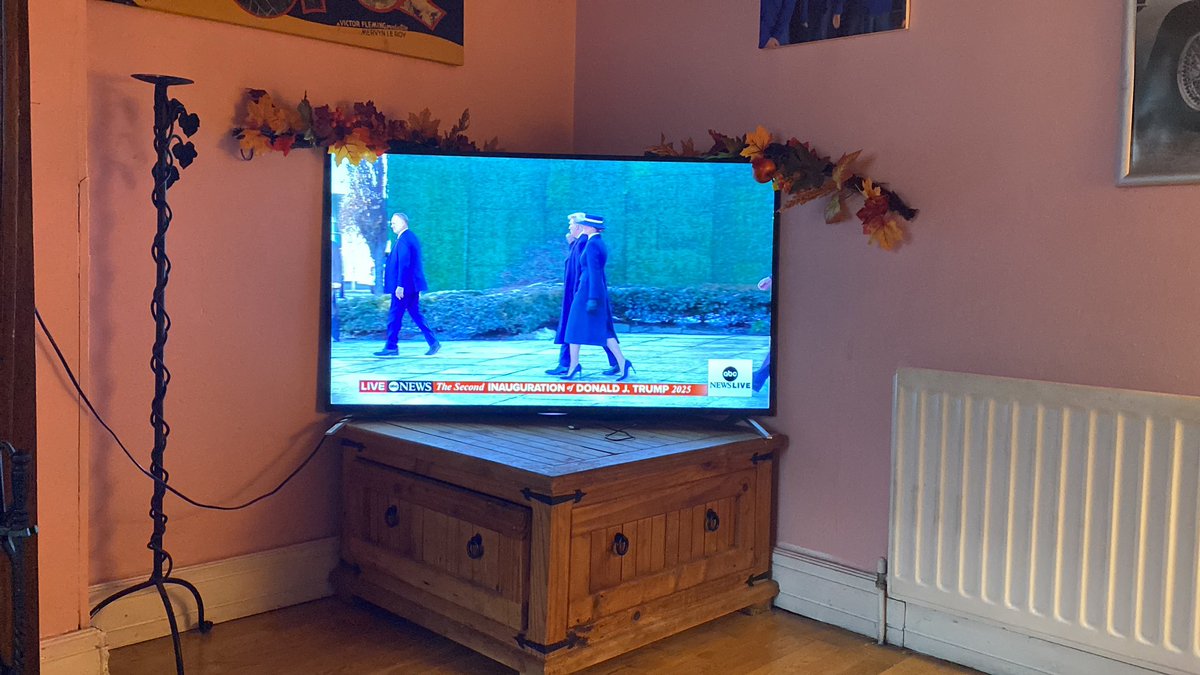 LiamDumpleton's tweet photo. @ABC @jonkarl Watching @ABC here in Ireland https://t.co/otequ8PfEO
