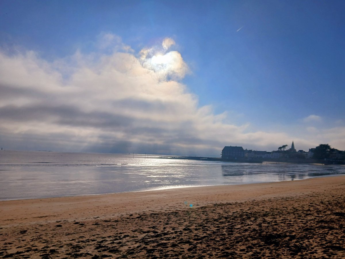 valerie7456's tweet image. Le soleil qui perce ☀️
#larmor #bretagne