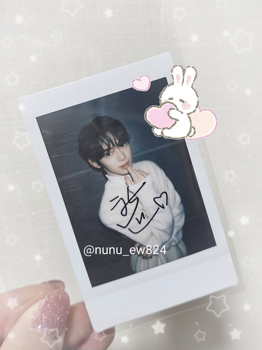 nunu_ew824's tweet photo. サインアルバム全員揃った💞
ダンボール開けたら、まさかのハンジンのサイン入りポラ入ってた😭✨
#TWS #투어스 #한진 #ハンジン #HANJIN #韩振 #LastBell https://t.co/j8dfIoeeJI