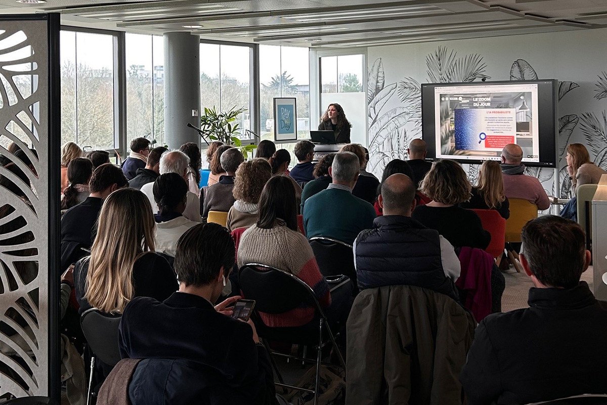 FTravail_PDL's tweet photo. 👨‍💻42 demandeurs d'emploi ont participé au 1er atelier "Présentation du calendrier de l'IA" proposé par @microsoftfrance à la maison de l'entreprenariat et des transitions @investnantessn @CCINantes : 30 capsules pour se former et acquérir les compétences du #Numérique de demain. https://t.co/Ul7nKekkCU
