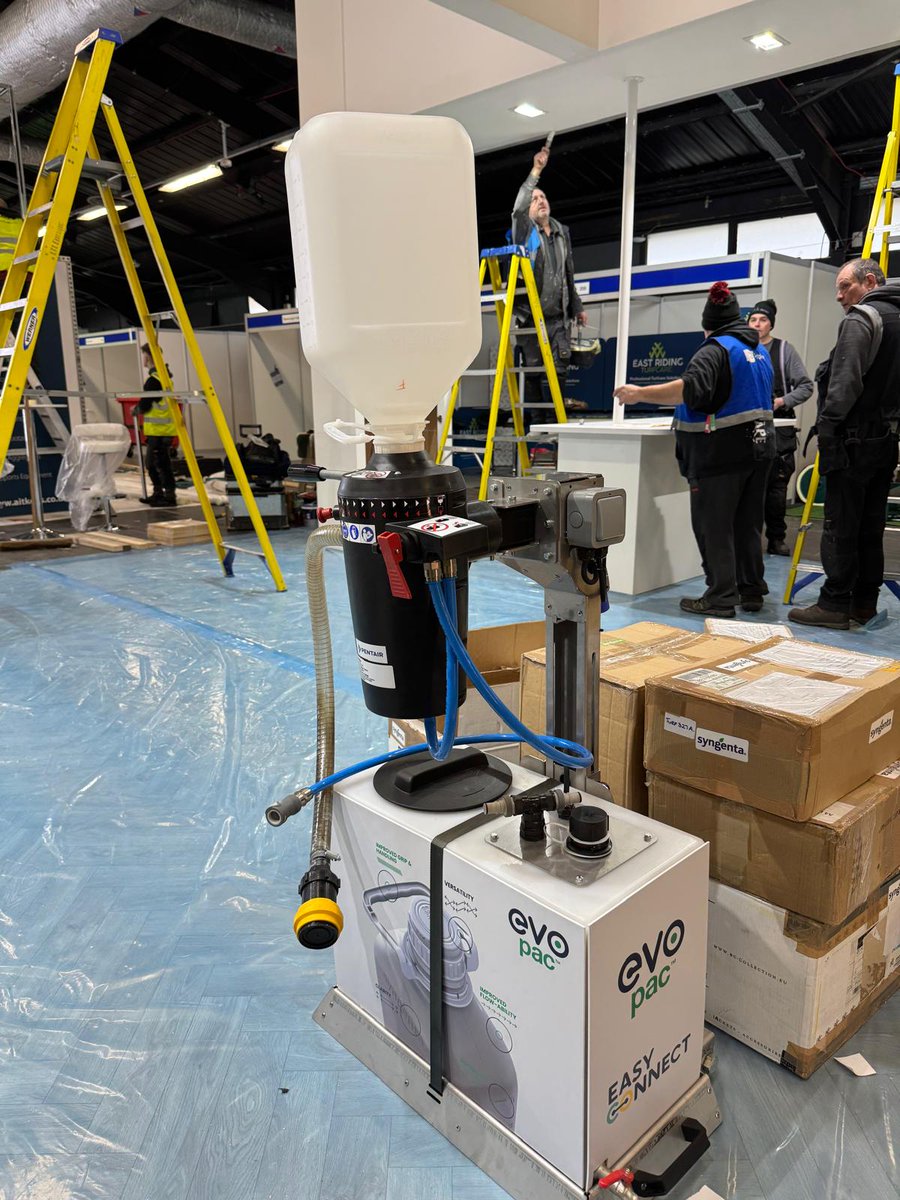 SyngentaTurfUK's tweet image. Stand 226 #BTME2025, just about ready for you all.

Drop by and pick up your Syngenta #OperationPollinator flower seed boxes 🐝🌻🌼

What to see and do ⬇️
syngentaturf.co.uk/news/syngenta_…