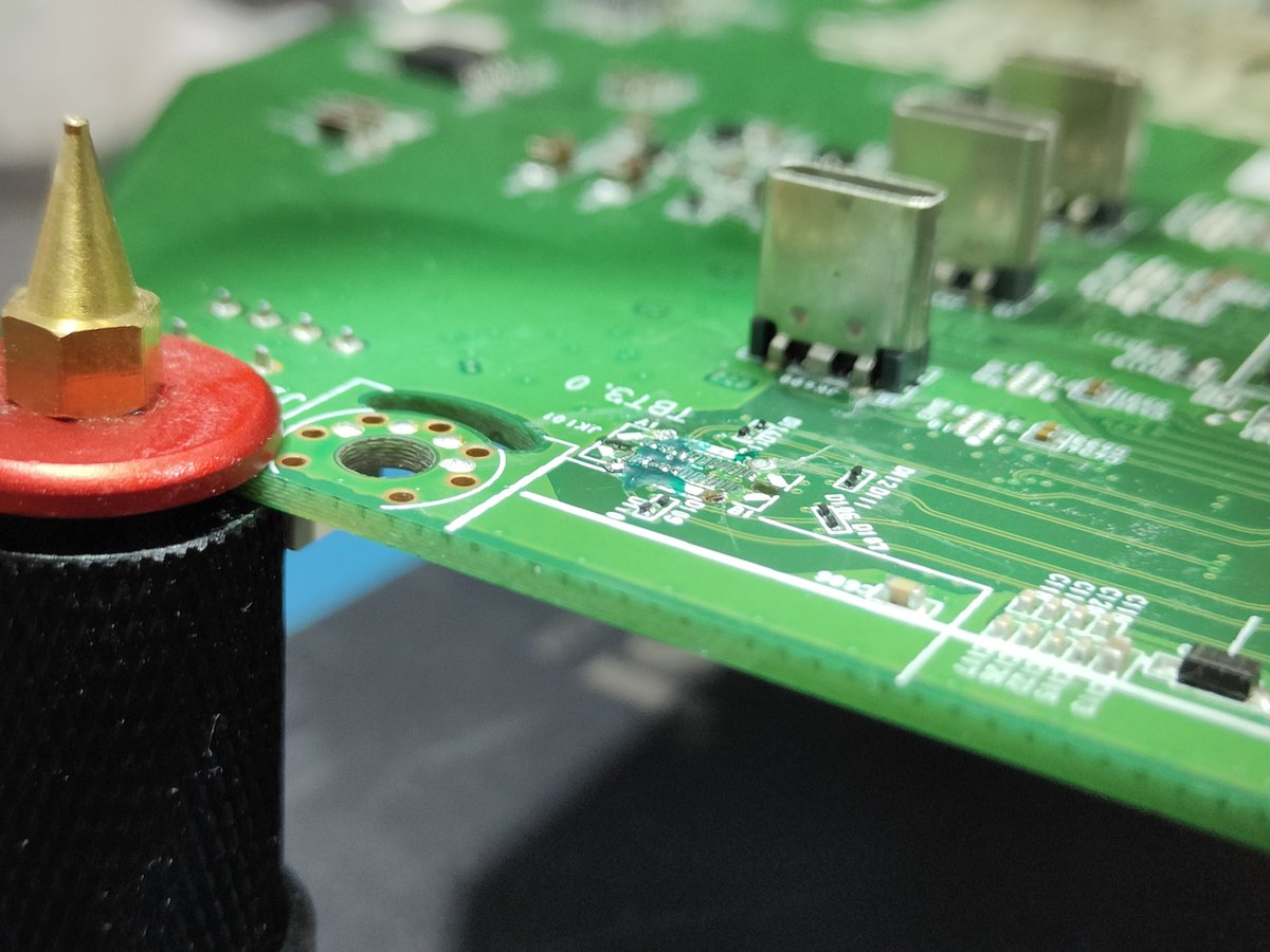 CabriDIY - Streamer réparateur de console Rétro (@cabridiy) on Twitter photo Dernièrement, grâce aux outils <a href="/iFixitFR/">iFixit France</a>, j'ai réussi à faire repartir cet écran LG UltraFine 5K avec un port USB-C hyper fragile 😤
Les médiators dans ce genre de situation sont tellement parfaits 😍
Foncez pour des outils de qualité : ifix.gd/4eoB0Mb
Publicité Dernièrement, grâce aux outils <a href="/iFixitFR/">iFixit France</a>, j'ai réussi à faire repartir cet écran LG UltraFine 5K avec un port USB-C hyper fragile 😤
Les médiators dans ce genre de situation sont tellement parfaits 😍
Foncez pour des outils de qualité : ifix.gd/4eoB0Mb
Publicité