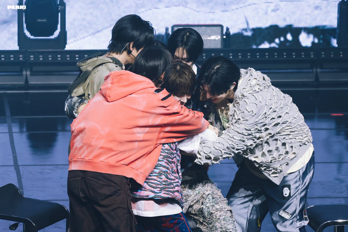 Pearll311's tweet photo. 250120 DEBUT SHOWCASE HD

앞으로도 이대로 행복하자💕

#KickFlip #킥플립 https://t.co/zmOknN3GNR