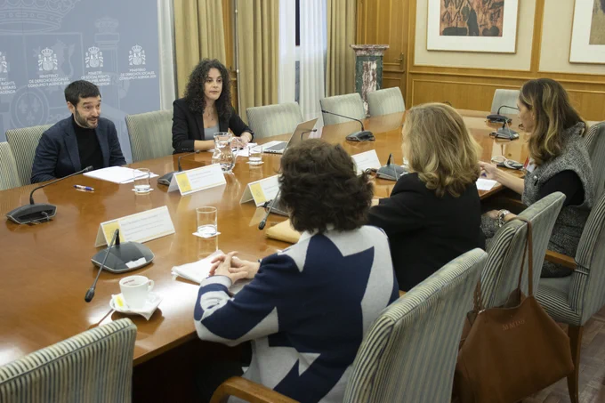 Pablo Bustinduy durante la reunión con la consejera María Martín Díez de Baldeón