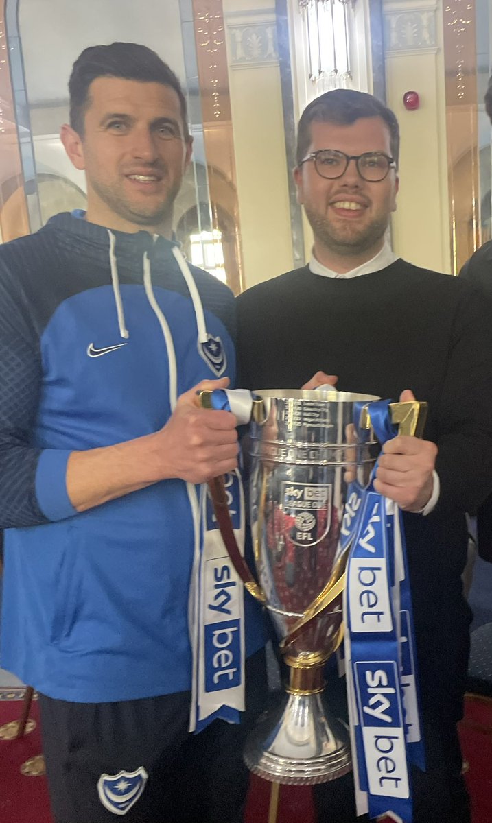 Ellis Hampton tweet media