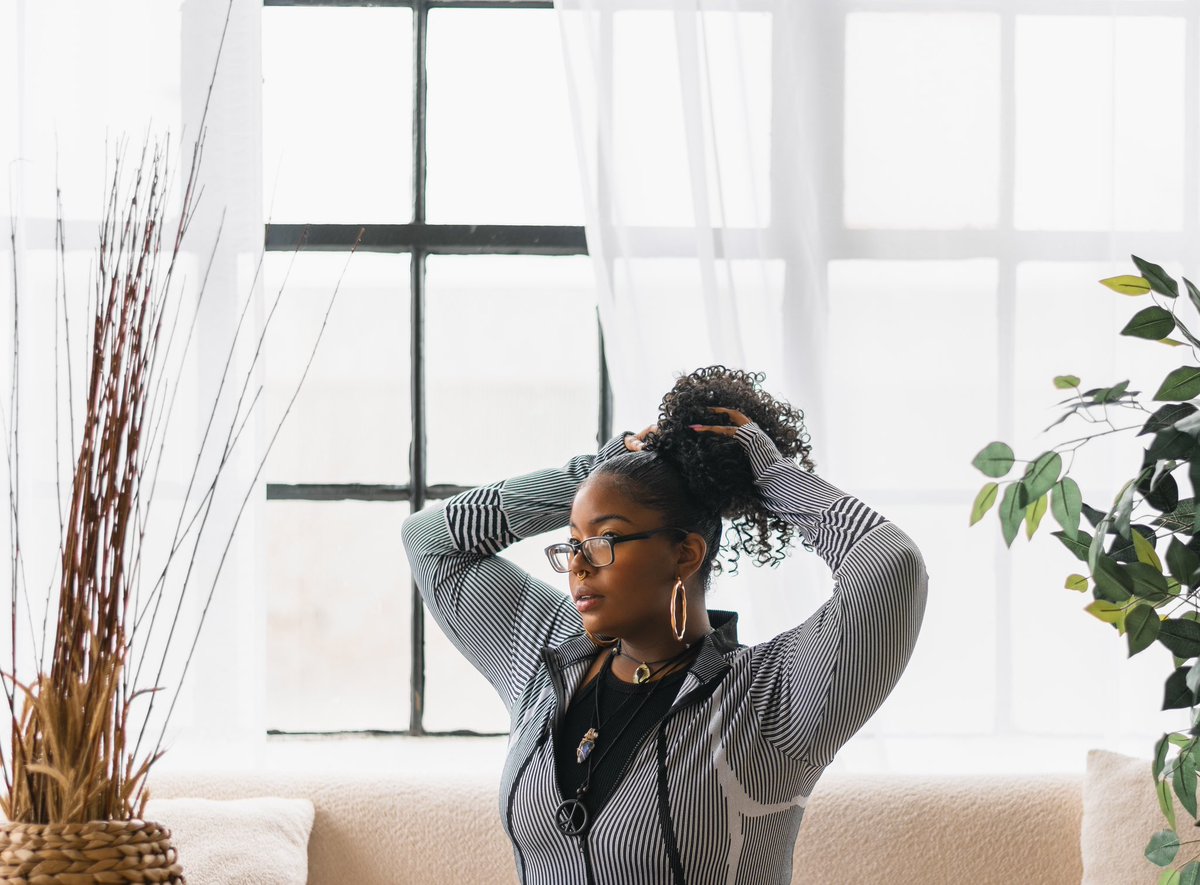 A_theAlchemist's tweet photo. Some fresh perspective ✨🌿🧘🏾‍♀️🥥🐚✨

It’s been a while since I’ve done a self portrait 📸✨. https://t.co/Q66EcGHqQM