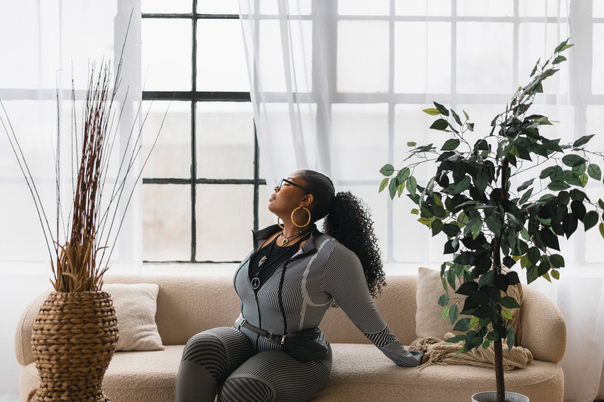 A_theAlchemist's tweet photo. Some fresh perspective ✨🌿🧘🏾‍♀️🥥🐚✨

It’s been a while since I’ve done a self portrait 📸✨. https://t.co/Q66EcGHqQM