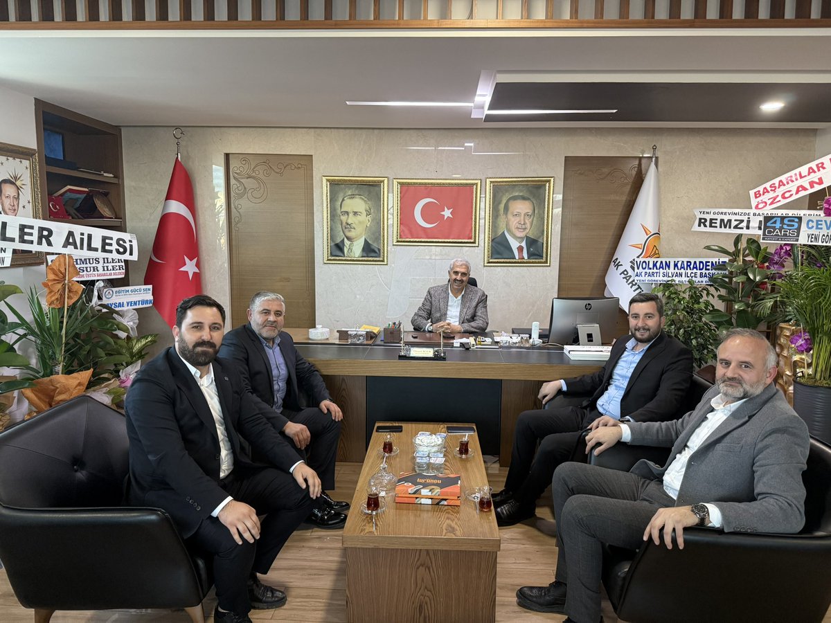 omer_iler's tweet photo. Tebrik ziyaretimize gelen genç dinamik çalışkan
#Silvan ilçe başkanımız Volkan Karadeniz ,
#Ergani ilçe Başkanımız Serdar Karadaş ,
#Hani ilçe Başkanımız Mirza Kayhan ,
#Egil ilçe Başkanımız M.Raşit Umay’a teşekkür ederim
Silvan Ergani Hani ve Egil ilçelerimiz için her zaman en iyi hizmetleri sunmak için istişare halinde olacağız
Genç dinamik çalışkan İlçe başkanlarıma görevlerinde başarılar diliyorum
@VolkanKARADENZ4 @resit_umay @MirzaKAYHAN @serdalkaradass