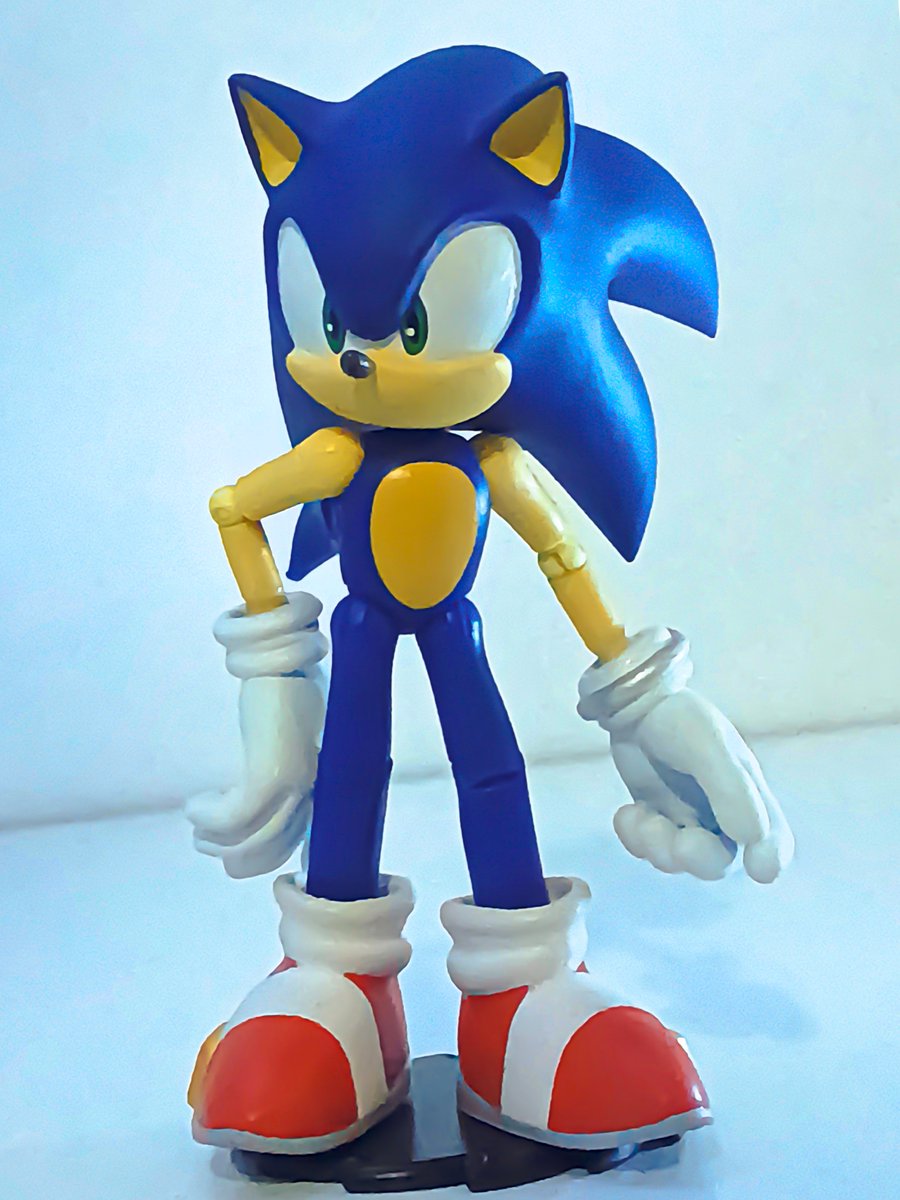 Gabs_c4d's tweet photo. This is a custom hand kit for the unleashed sonic custom figure. It's the hands with chip's bracelet. The hands are posed based on a render. I sent the models to @EScrubby_ and he made the real! They look so good, i love it!
#sonicunleashed #sonicfigure #soniccustom #sonic https://t.co/J56u9d6VKS