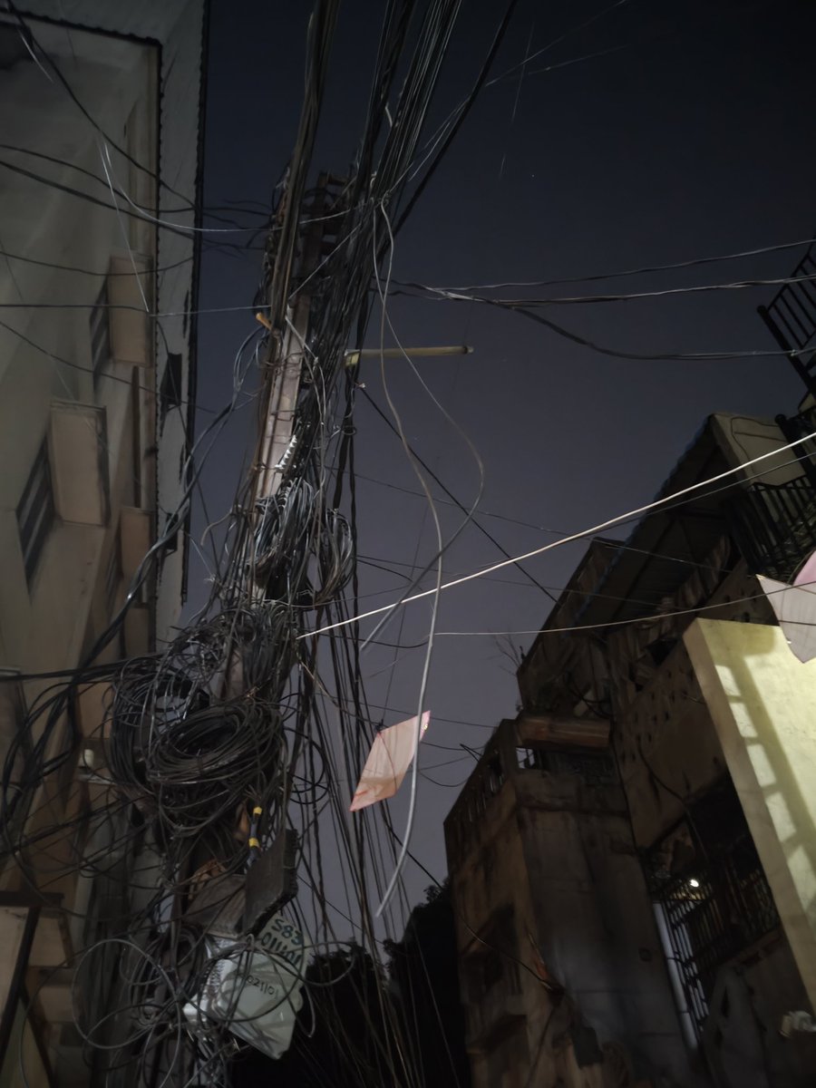 romesh0112's tweet photo. Present situation since October 2024 there is no Street light installation or been repaired by the concerned department . https://t.co/10nzFztCZ9