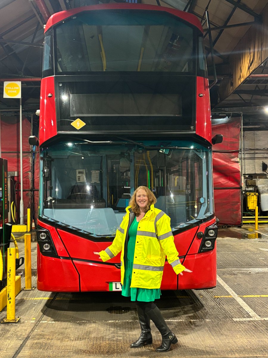 Go_Ahead_London's tweet image. Go-Ahead London colleagues are again marking Colourful Monday, by wearing brightly coloured clothes.
This takes place on the third Monday in January, as it is typically considered the saddest day of the year.
The initiative aims to brighten the day and promote mental health…
