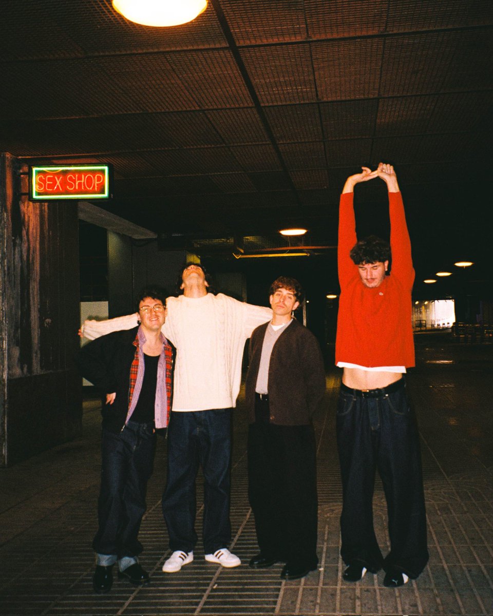 vaya semana niño

VIERNES 24 DE ENERO: en la <a href="/wurlitzerballro/">Wurlitzer Ballroom</a> junto a <a href="/sanspok/">sanspok</a> y <a href="/SalmonetesE/">Salmonetes Enfadados</a>, gracias a <a href="/TOROMGMT/">TORO</a> (entradas en taquilla)

SÁBADO 25 DE ENERO: <a href="/Inverfest/">Inverfest</a> junto a <a href="/somosbesmaya/">Besmaya</a> en la <a href="/Fuenlamusica/">Casa de la Música de Fuenlabrada</a> (entradas en el link de la bio)

VENGAN 🫵