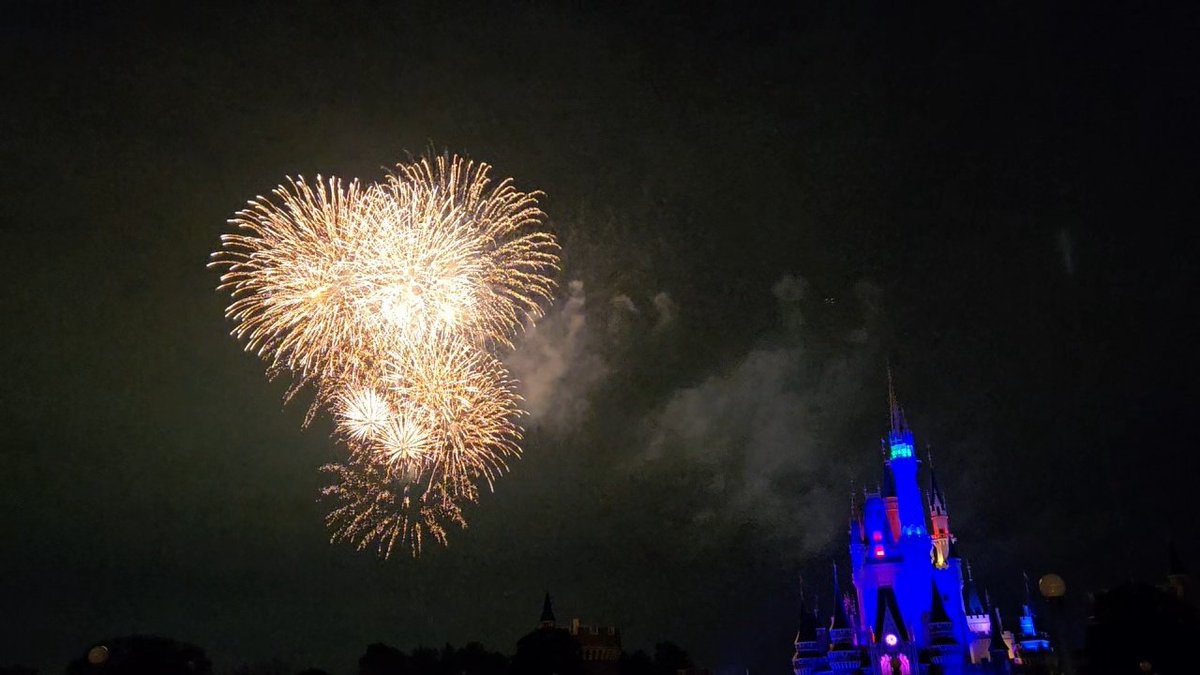 clavis's tweet image. 結婚記念日だったのでディズニーランドホテルに泊まりました