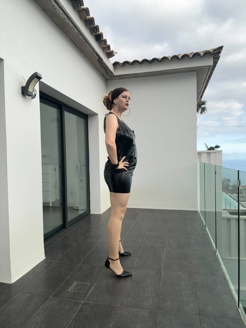 Wie ich auf dem Balkon stehe und zu meinem Volk spreche https://t.co/v3DlLQUoQ2