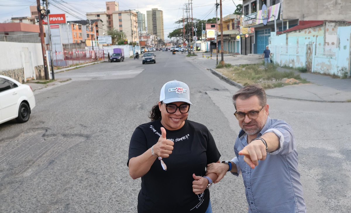 El Gobernador de Carabobo Rafael Lacava anunció trabajos de asfaltado en la avenida Bolívar del municipio Naguanagua.

El propósito es continuar optimizando los servicios públicos a lo largo y ancho del estado.

<a href="/NicolasMaduro/">Nicolás Maduro</a> <a href="/rafaellacava10/">Rafael Lacava</a> 

#AquíNadieSeRinde🦇🦇🦇