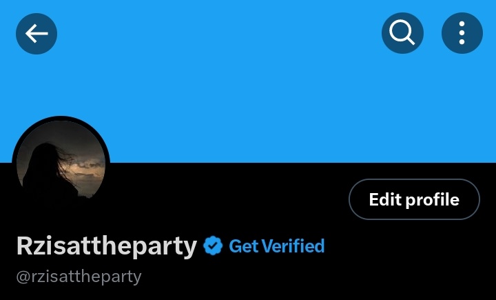 heyits_Rz's tweet photo. Hi guys! I'm back charot HAHAHA, kindly follow my new account po nalimutan ko na yung password ko here diko na maretrieve wala na yung dati kong sim and email so I made a new account @rzisattheparty let's be chinggus again🫶💖 https://t.co/dJHUE64kCv