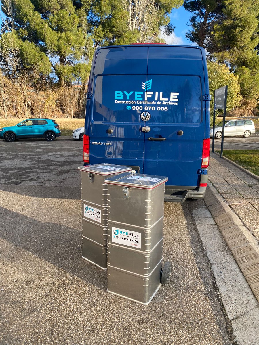 💡Sabías que ...
🔴 El 47% de las #pymes dejan documentos confidenciales en áreas comunes.
🔴 El 93% de los ejecutivos están planificando iniciativas para limpiar archivos antiguos.

No comprometas la #seguridad de tu empresa. ¡Contacta con #ByeFile!

#DestrucciónCertificada