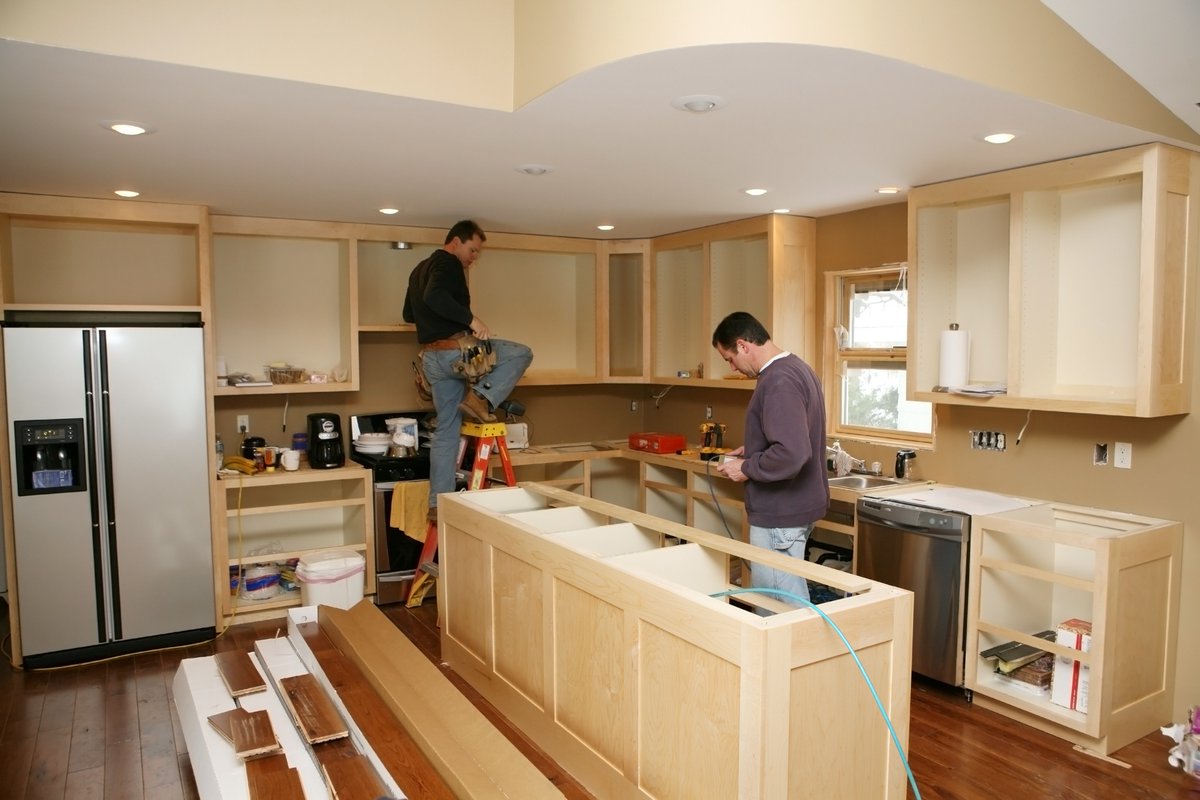 treelinebuild's tweet photo. At Treeline Building, we can help make your dream a reality with our custom kitchen remodels. From new cabinets to stunning countertops and flooring, we can transform your space into the kitchen of your dreams. #kitchenremodel #customcabinets #countertops #flooring https://t.co/cEfIcTbNvr