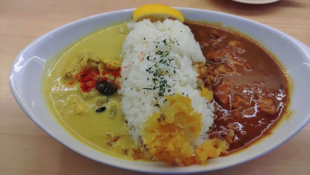nyanko002's tweet photo. #カレーカフェ #SHINGA #東京 #深川 #カレー
東京メトロ門前仲町駅から徒歩約10分の所にある「カレーカフェSHINGA」は、明るく綺麗な店内でカレーランチを美味しく頂けとてもオススメです! https://t.co/k3AGvVGKK2