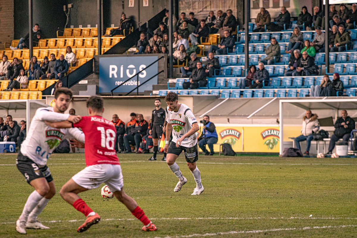 🆕 𝗗𝗘𝗕𝗨𝗧 |

🏟️ El pasado sábado varios jugadores jugaron su primer encuentro en el Ciudad de Tudela, Antonio Fernández y Eneko vestían la blanquilla por primera vez en casa tras su debut en Barbastro, mientras que, Andreu Guiu hacía su debut oficial con el club.