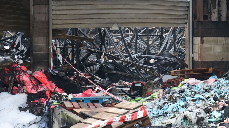 info_Paris_IDF's tweet photo. 🔴 FLASH - #SeineSaintDenis : Le département fait souvent face à des #feux d’entrepôts de stockage.
👉 Leur particularité : être implantés au milieu des #habitations. L’exposition aux fumées répétée inquiète certains riverains, surtout à Aubervilliers. (Lp) #Incendie https://t.co/7WERoJZadb