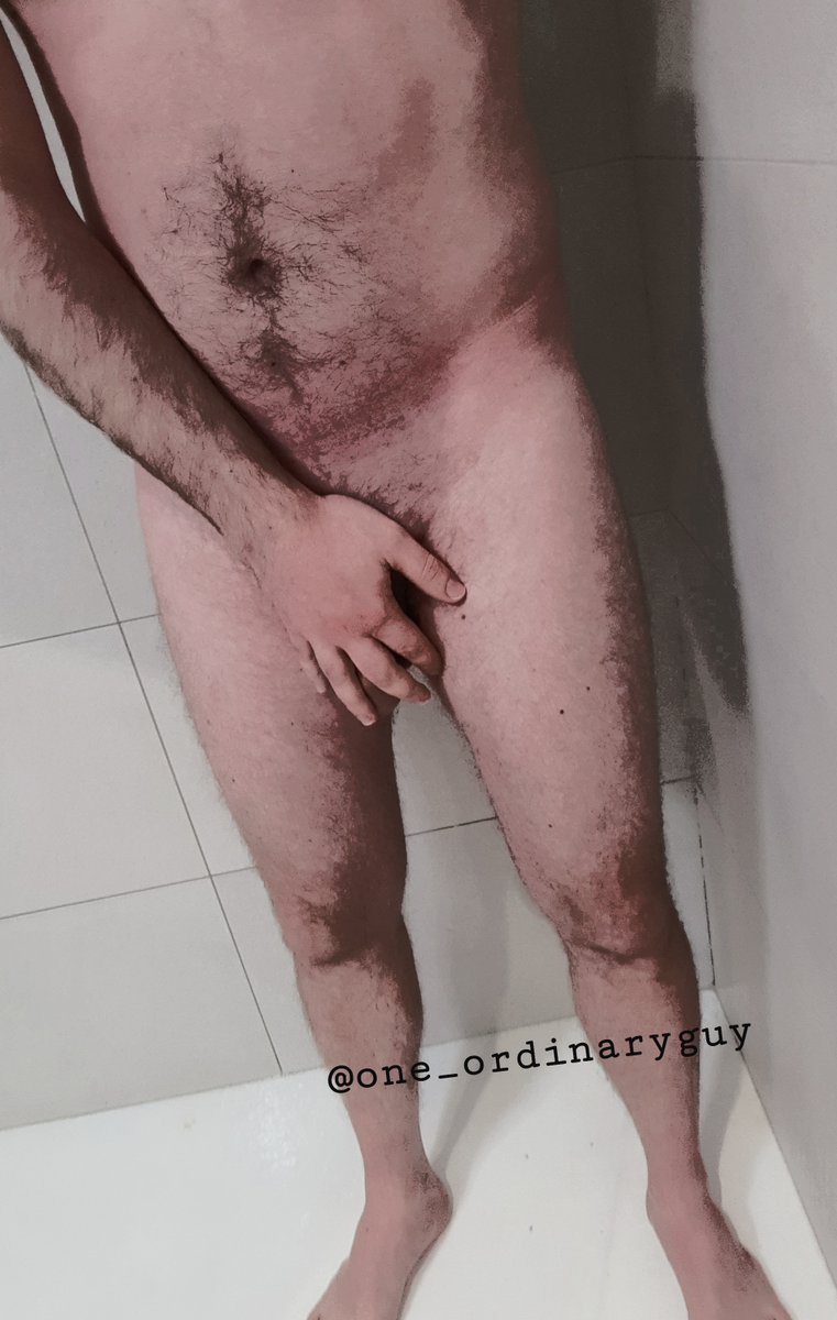 One_Ordinaryguy's tweet photo. Un #lundigambettes sous la douche, après le sport... En vous souhaitant un bon lundi et surtout beaucoup de courage pour la semaine ! 😁 @OrgasmicGroup @PartageDefiHot https://t.co/5KMUPu0q78