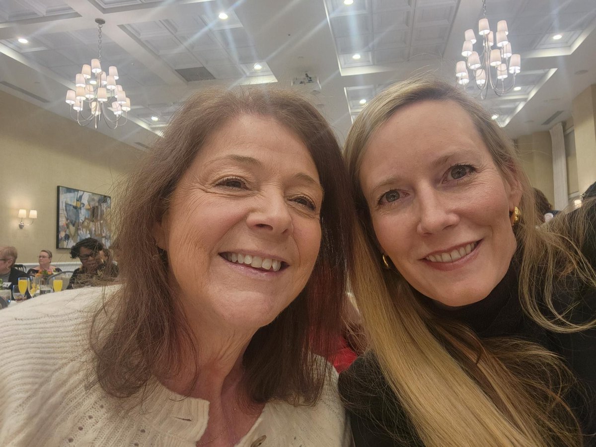 Joined our future First Lady, Dr. Lauren Meyer, in Dewey Beach to highlight collaboration ahead of our next governor's inauguration. I’m excited to work with the Meyer administration to keep Delaware a great place to live, work, and raise a family. #DelawareWay#ForwardTogether