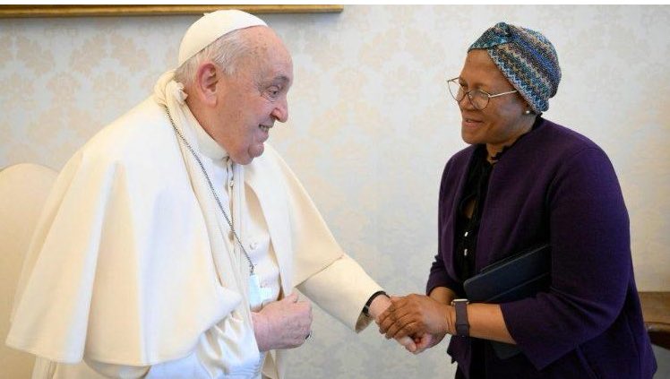 AndreasvBrandt's tweet photo. Hunger, poverty and inequality - common concerns shared by the #RBAs and the @HolySee. A blessed day + a memorable meeting last week when accompanying @UN_CFS Chair #NosiphoJezile to speak with @Pontifex in the Vatican. Crucial to build large coalitions for food security. https://t.co/H6ovO9geJN