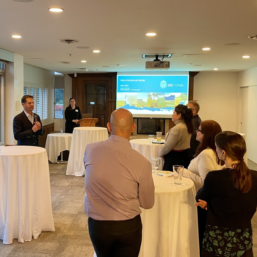 Dirección de Investigación UC (@investigacionuc) on Twitter photo 👉 En la Universidad de British Columbia, hubo reuniones con <a href="/UBCForestry/">@forestry.ubc.ca on Bluesky</a> y <a href="/ubcscience/">UBC Science</a>, Global Partnerships y la vicerrectora de Investigación e Innovación, Gale Murphy.
Además, se llevó a cabo una recepción junto al Cónsul General de Chile en BC, Allan Nahum. 👉 En la Universidad de British Columbia, hubo reuniones con <a href="/UBCForestry/">@forestry.ubc.ca on Bluesky</a> y <a href="/ubcscience/">UBC Science</a>, Global Partnerships y la vicerrectora de Investigación e Innovación, Gale Murphy.
Además, se llevó a cabo una recepción junto al Cónsul General de Chile en BC, Allan Nahum.