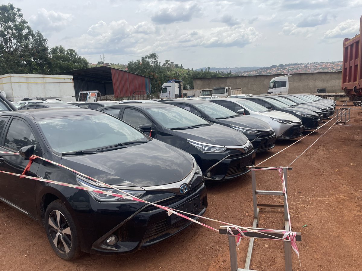 Ernest_Bugingo's tweet photo. We have : Toyota Levin
1. Hybrid 
2. Plug in Hybrid 
3. Model:  2018, 2019, 2020, 2021

The best prices ever. Own yours today https://t.co/85wl17PlE1
