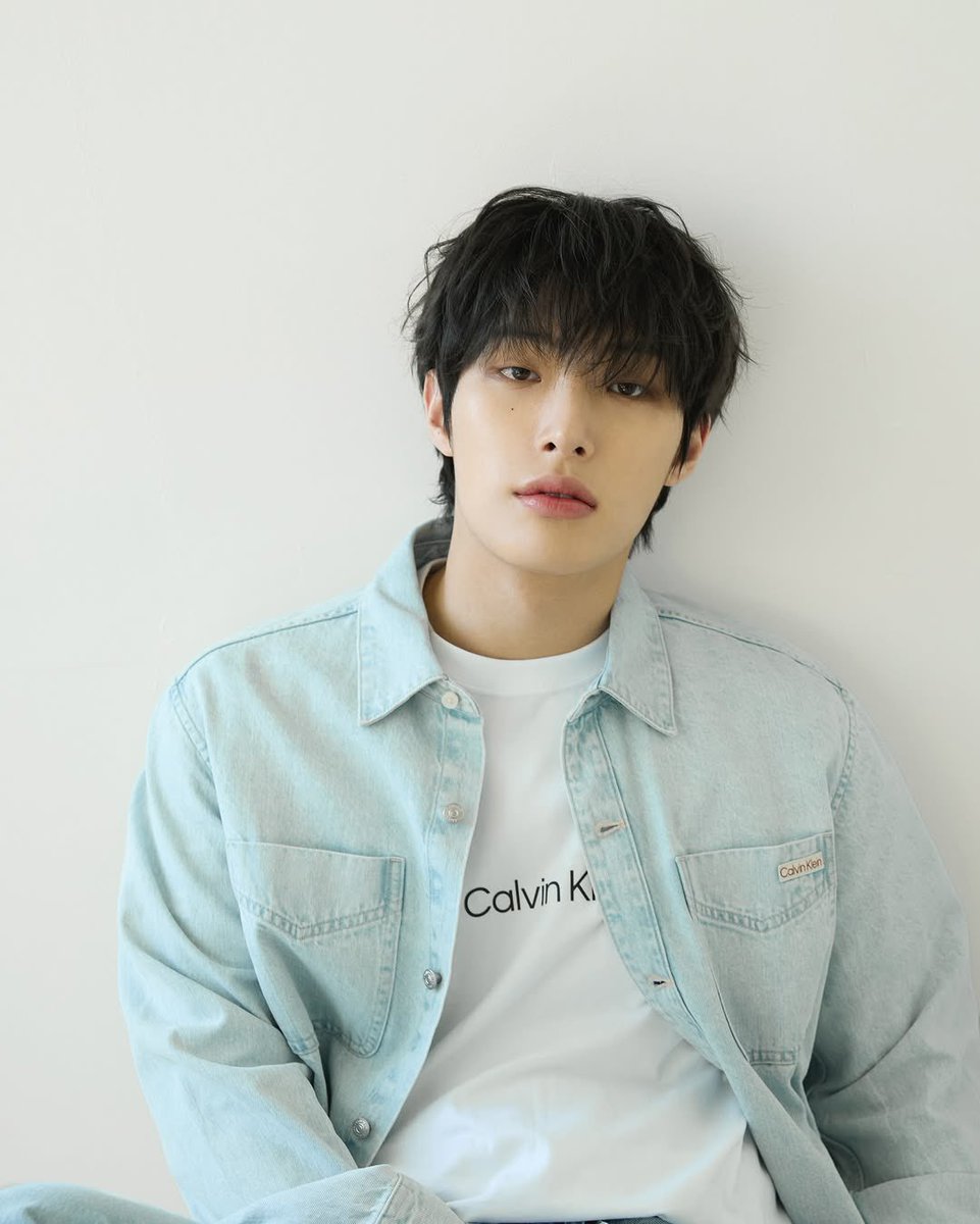 mglooks's tweet photo. MINGI X CALVIN KLEIN https://t.co/WtNfbNJHRl