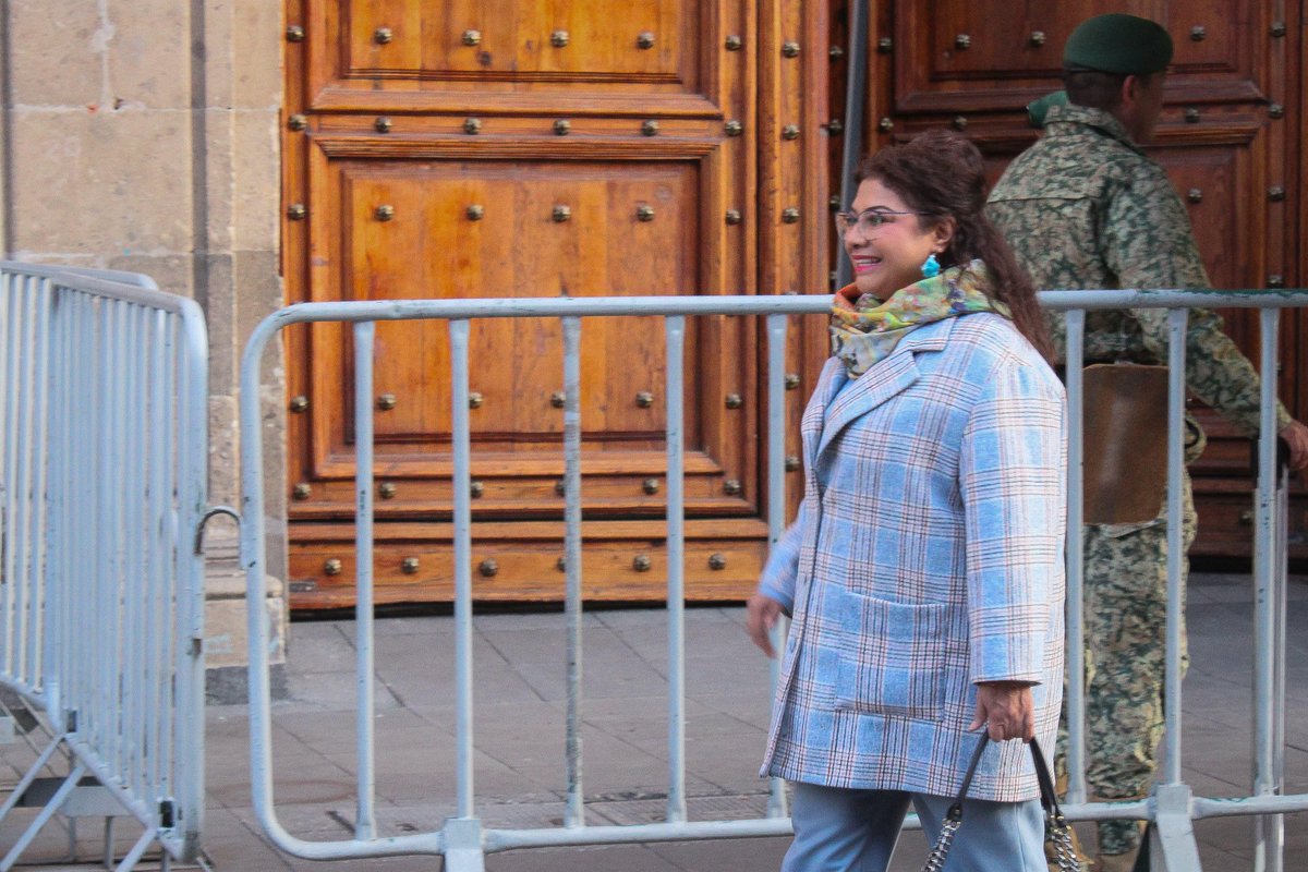 Hoy participamos en el gabinete de seguridad federal, que encabeza nuestra presidenta, <a href="/Claudiashein/">Claudia Sheinbaum Pardo</a>, en Palacio Nacional, porque la construcción de espacios de paz y la seguridad son una prioridad del Gobierno de México. Seguiremos trabajando mano a mano con ella, desde la