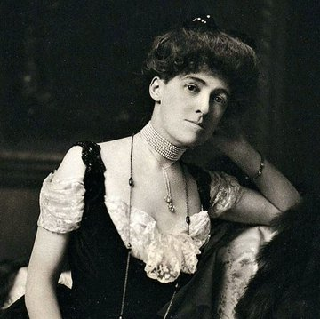 ProfesorJonk's tweet photo. "La vida es siempre una cuerda floja o una cama de plumas. Dame la cuerda floja".
Edith Wharton.
Pocas escritoras en su época escribieron con más libertad.
Muy grande.
#Efemeride #EdithWharton #literatura #poesia https://t.co/pwPp3vdspF