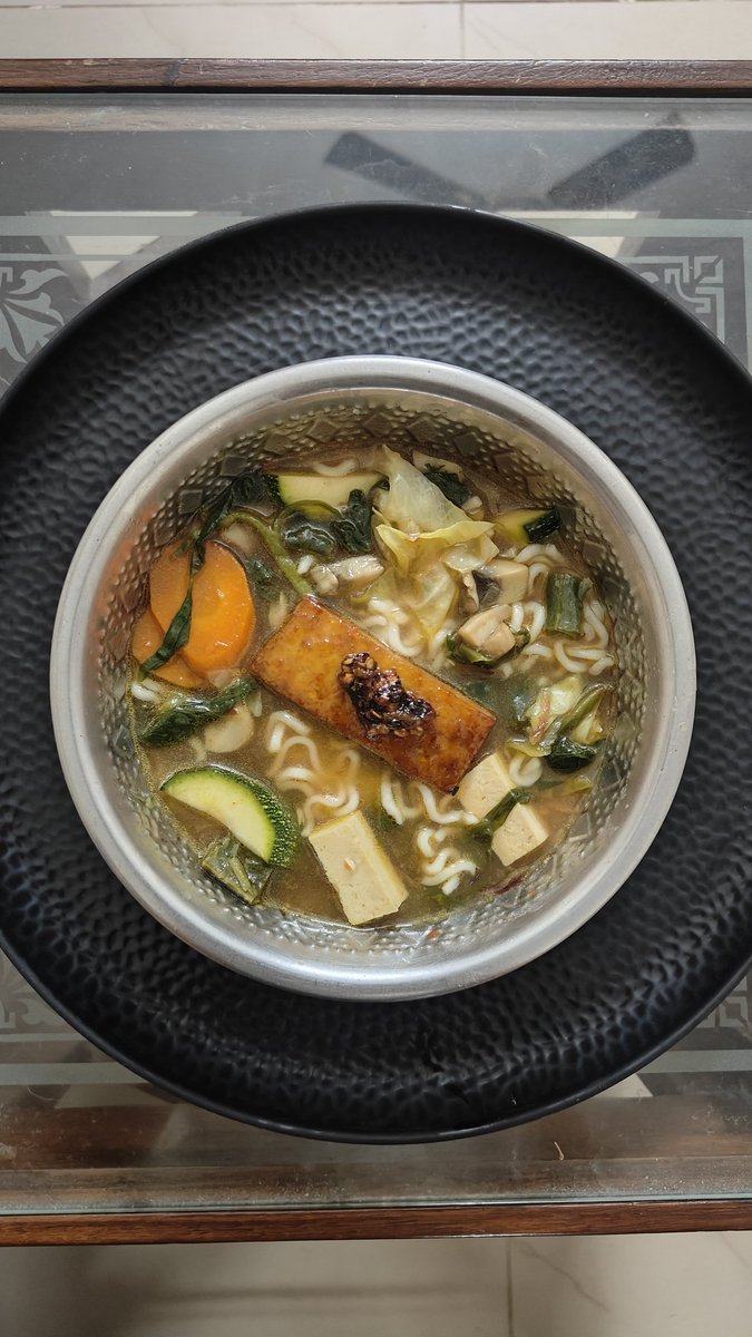 muthu_tara's tweet photo. Literal soup for the soul.
Surviving, although I might just die for the honey chilli tofu.
#taracooks #ramen #tofu #honeychillitofu https://t.co/s4TUBKbKn1