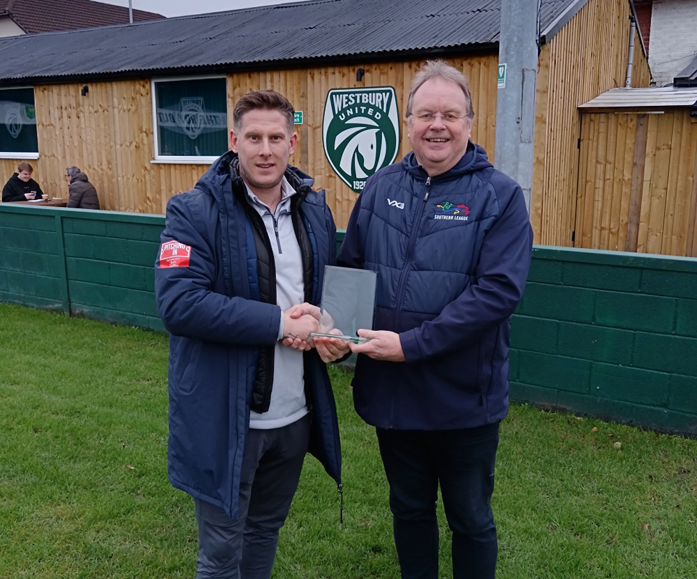 SouthernLeague1's tweet photo. 🏆WESTBURY UNITED | The Division One South club received their @PST_Sport Club of the Month award for December 2024 from David Knight of the Southern League at the weekend: https://t.co/fOIaW0RGGu

@westburyutd | #SouthernLeague | #ClubOfTheMonth https://t.co/ZOAtjtbNYL