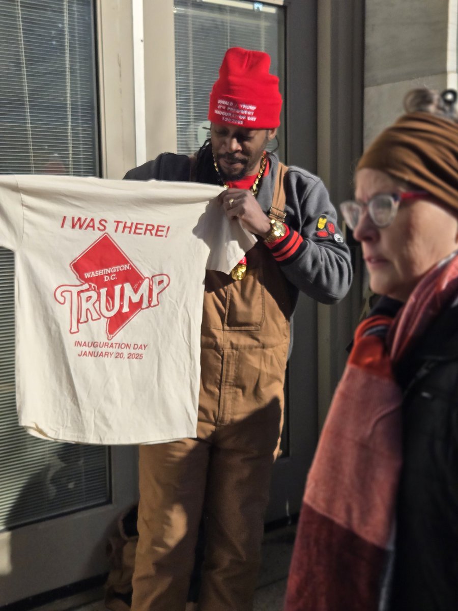 "Yo estuve alli", la camiseta resume e espíritu de los miles que salieron a las calles de Washington pra celebrar  #ElRegresoDeTrump en el #InaugurationDay