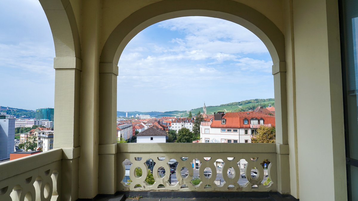 We are saying goodbye to X and are heading to where the sky is blue! 🌤️🦋

Join us on our journey: bsky.app/profile/helmho…

You can also follow us on our other social media channels: helmholtz-hiri.de/en/newsroom/so…

We look forward to staying connected! 💙
#eXit #ByeByeX #QuitX