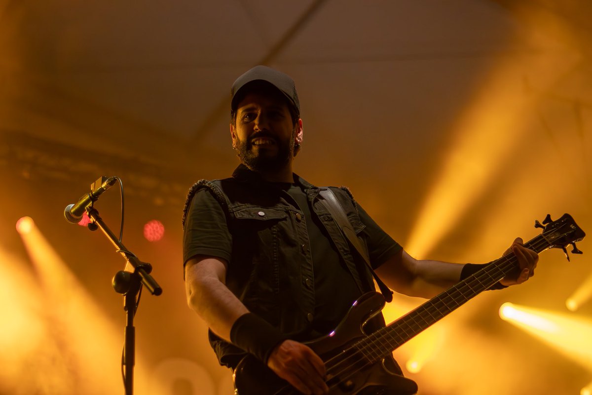 Hatortxurock's tweet photo. 📸 #HTX29 Su ta gar

Musika, elkartasuna, maitasuna, auzolana… hori eta gehiago da Hatortxu Rock. Azken geltokia 👉🏻 Uztailaren 24tik 27ra Lakuntzan.

🎟️ https://t.co/J52p25JtuM

📸 https://t.co/UK8WpEEQ3s

#AgurAtarrabia #AgurHatortxu #AgurLakuntza #HTX30 #Etxera #Auzolana https://t.co/zPjvQWqm3g