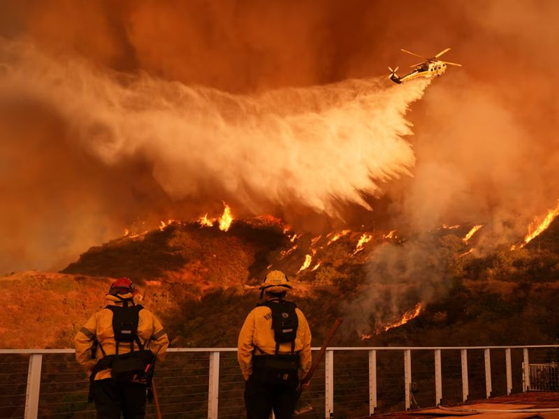 efprp_off's tweet photo. With more than 24 deaths and 92,000 individuals under evacuation orders, #California is now facing what could be one of the "most devastating natural disasters in United States history," stated California Governor Gavin Newsom. Forecasters have warned that strong winds in the coming days are expected to intensify fire conditions, fueling explosive growth.

Our thoughts are with those affected by these devastating #fires, as well as the brave individuals risking their lives to protect communities and homes.

#LAFirestorm2025
