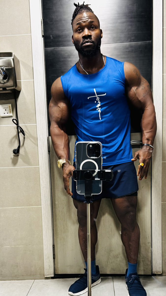 MalikTyrone2's tweet photo. D muscles live in me!! 💯 #offseasonmode https://t.co/ZxgFpEfBsb
