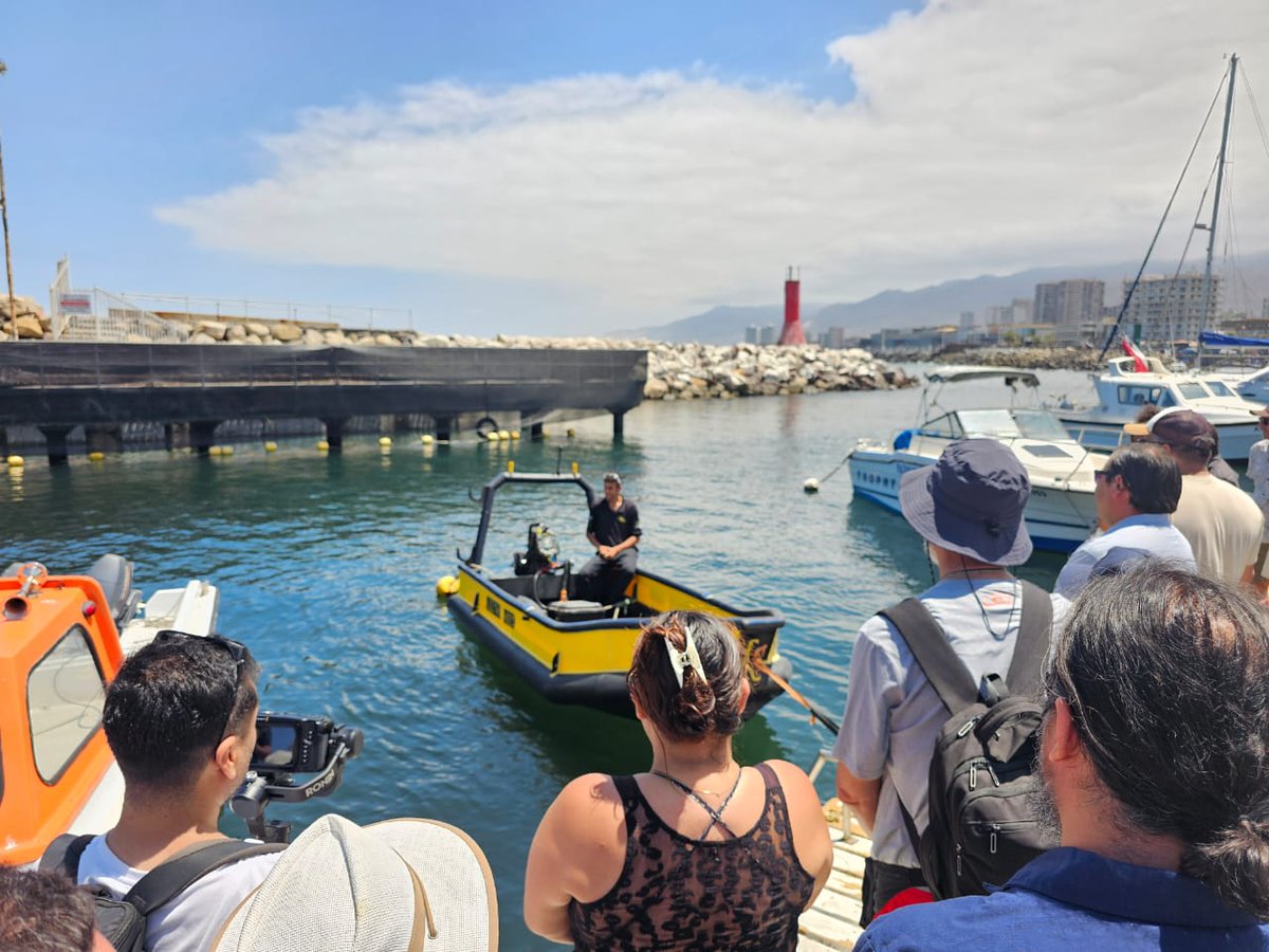 EnergiaAntof's tweet photo. Este fin de semana, participamos  en la charla "Navega Sostenible: Innovación y Sostenibilidad en las Costas", organizada por ElectroRiders.  🌊⚡  

En la instancia la seremi, Dafne Pino Riffo fue parte de la demostración del primer bote eléctrico de Chile.🇨🇱 https://t.co/IkuQwMswtk