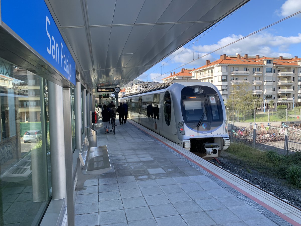 ETS_RFV's tweet photo. As part of the #IncreaseProject, we’re building🚧a noise barrier for the 🚆railway using coloured #BIPV technologies! Learn how we’re merging innovation and sustainability
➡️ https://t.co/6lNhoLSR1F https://t.co/cwkAv7d5tY