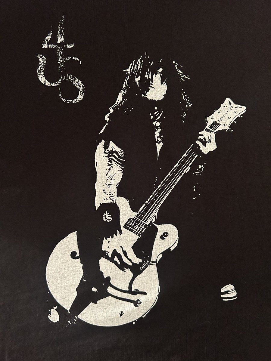 AgentRoyale's tweet photo. @richardfortus by @AgentRoyale tees.
#richardfortus #agentroyale #thursdays 
SHOP NOW #rockfashion
#4tus #gunsnroses #gnr @gunsnroses 
#toronto #newyorkstyle #stagewear #streetwear https://t.co/JYZDkgTCy7