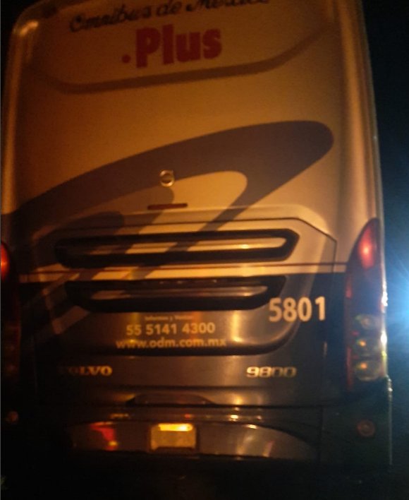 TrianguloRojo01's tweet photo. 🚨🚧🚨🚧🚨

Durante las primeras horas de este dia se registro fuerte accidente entre unidad de carga y autobús de pasajeros sobre la carretera San Luis Río Colorado-Sonoyta a la altura del kilómetro 84, en el estado de Sonora. https://t.co/x8EQS3IBDH