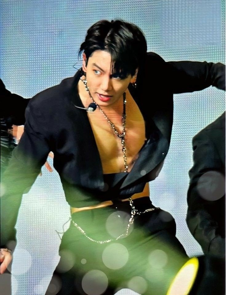 dailyjkpraise's tweet photo. Problematic things Jungkook has done ; a very needed thread https://t.co/Tf2qDtgWPI